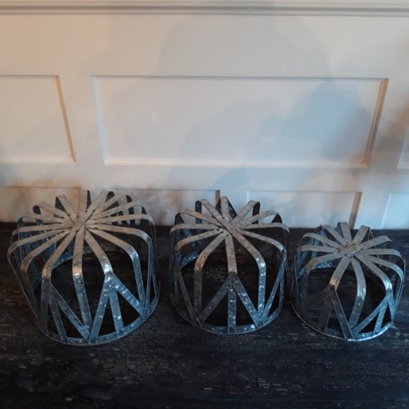 Set of Galvanized Metal Baskets - Picture 4 of 4